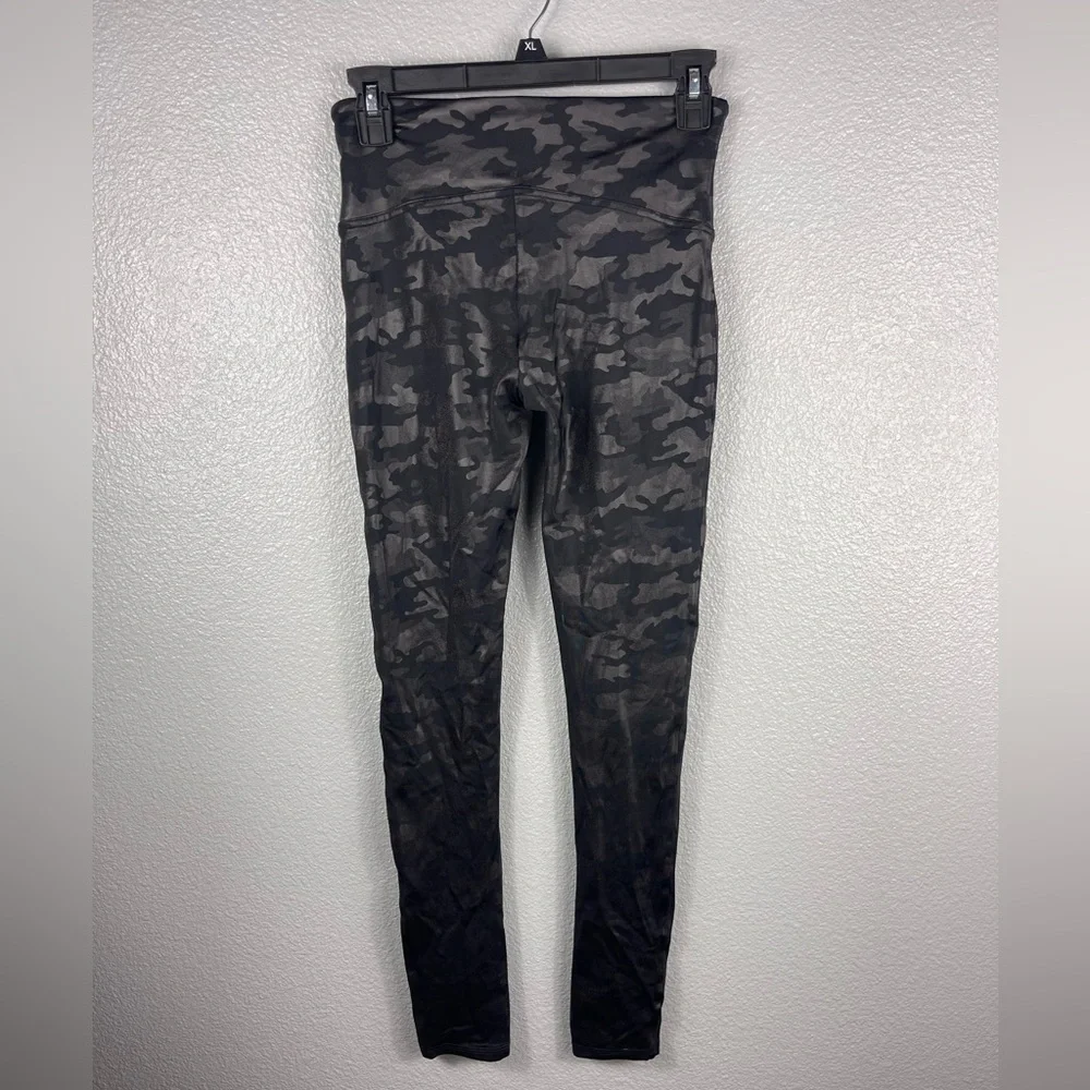 Spanx Faux Leather Camo-Print High Waisted Black Metallic Leggings Womens M - Picture 3 of 8